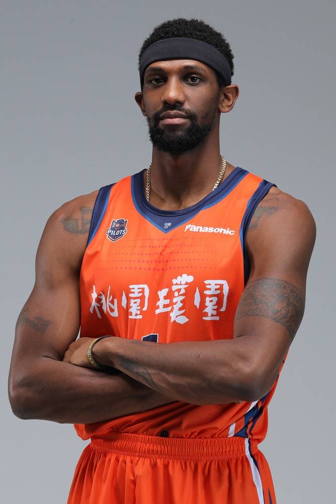 https://img.77zm.cn/img/basketball/player/f04a00627d11a4ab90d61a2e8950d861.jpg